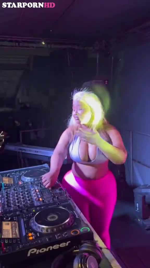 Cyan Boujee Naked Hot Boobs – So Hot Video Leak