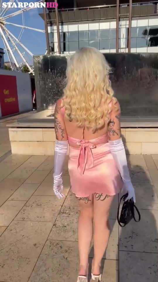 Lowri Rose [ Onlyfans ] Public Hot body !!!